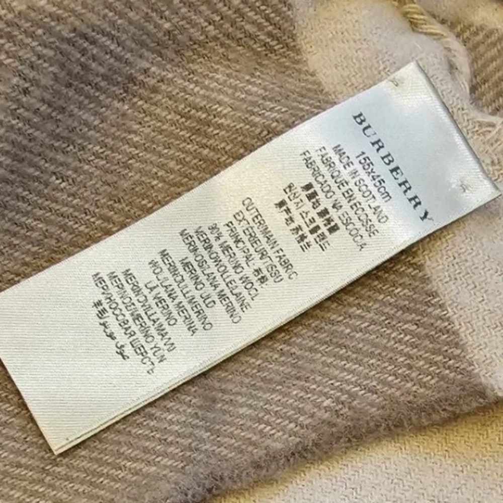 New Burberry Gray Nova Check Fringe Blanket Scarf - Picture 3 of 3